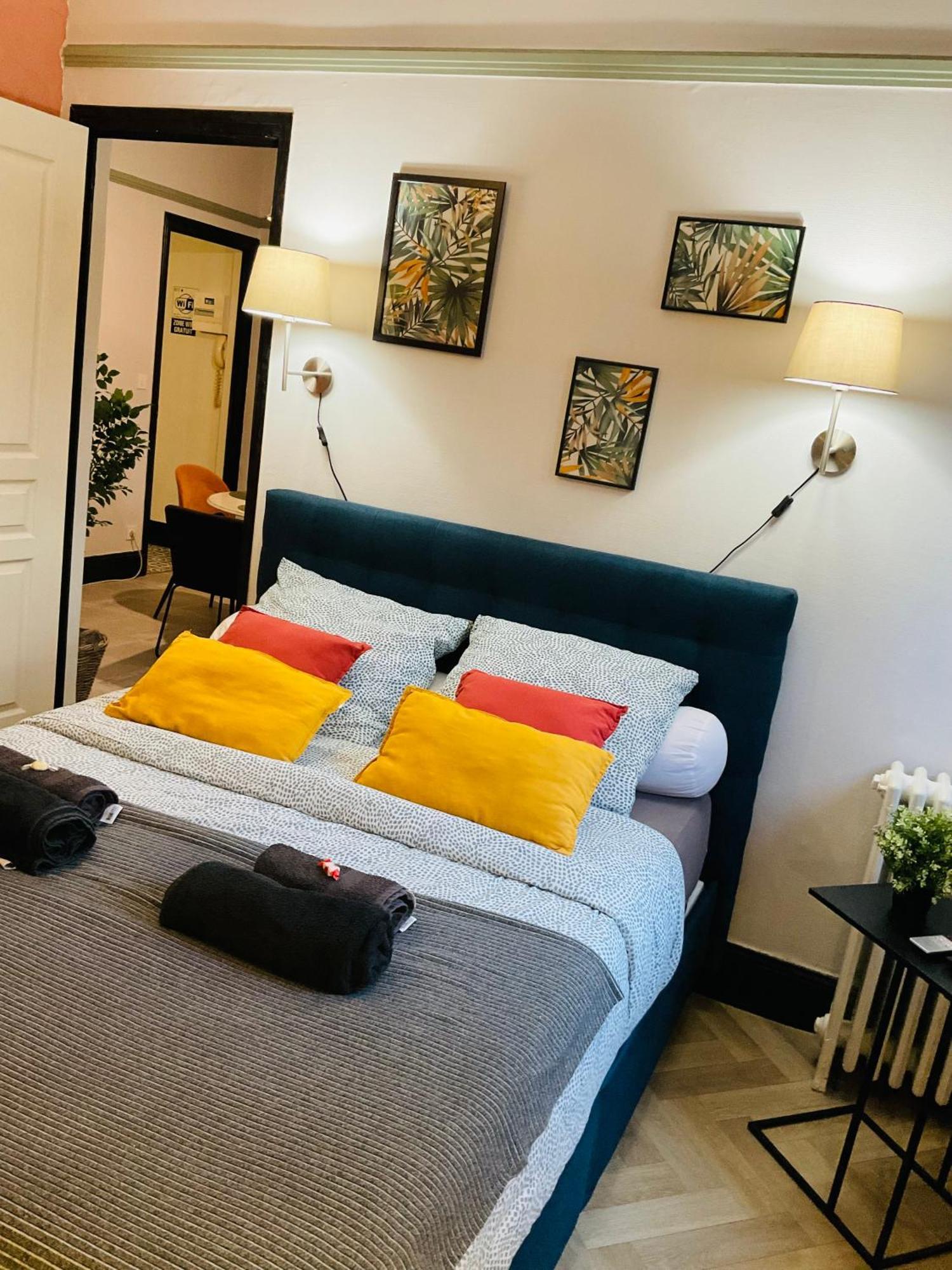 Les Loges Du Theatre Degustation Champagne Offerte Jacuzzi Sauna Jeux Velos Maison Prive 150M2 Historique 14Pers Max Emplacement Exceptionnel Et Chic, 200M De L'Avenue De Champagne, Gare, Musee, Jardins, Restaurations, Toutes Commodites Épernay Esterno foto
