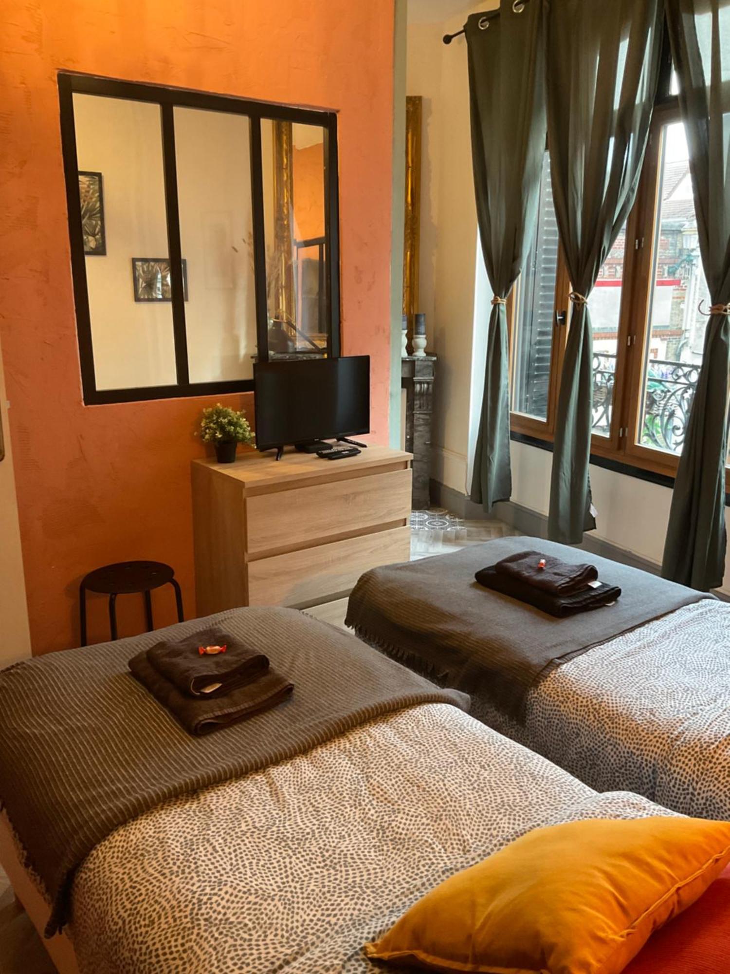 Les Loges Du Theatre Degustation Champagne Offerte Jacuzzi Sauna Jeux Velos Maison Prive 150M2 Historique 14Pers Max Emplacement Exceptionnel Et Chic, 200M De L'Avenue De Champagne, Gare, Musee, Jardins, Restaurations, Toutes Commodites Épernay Esterno foto