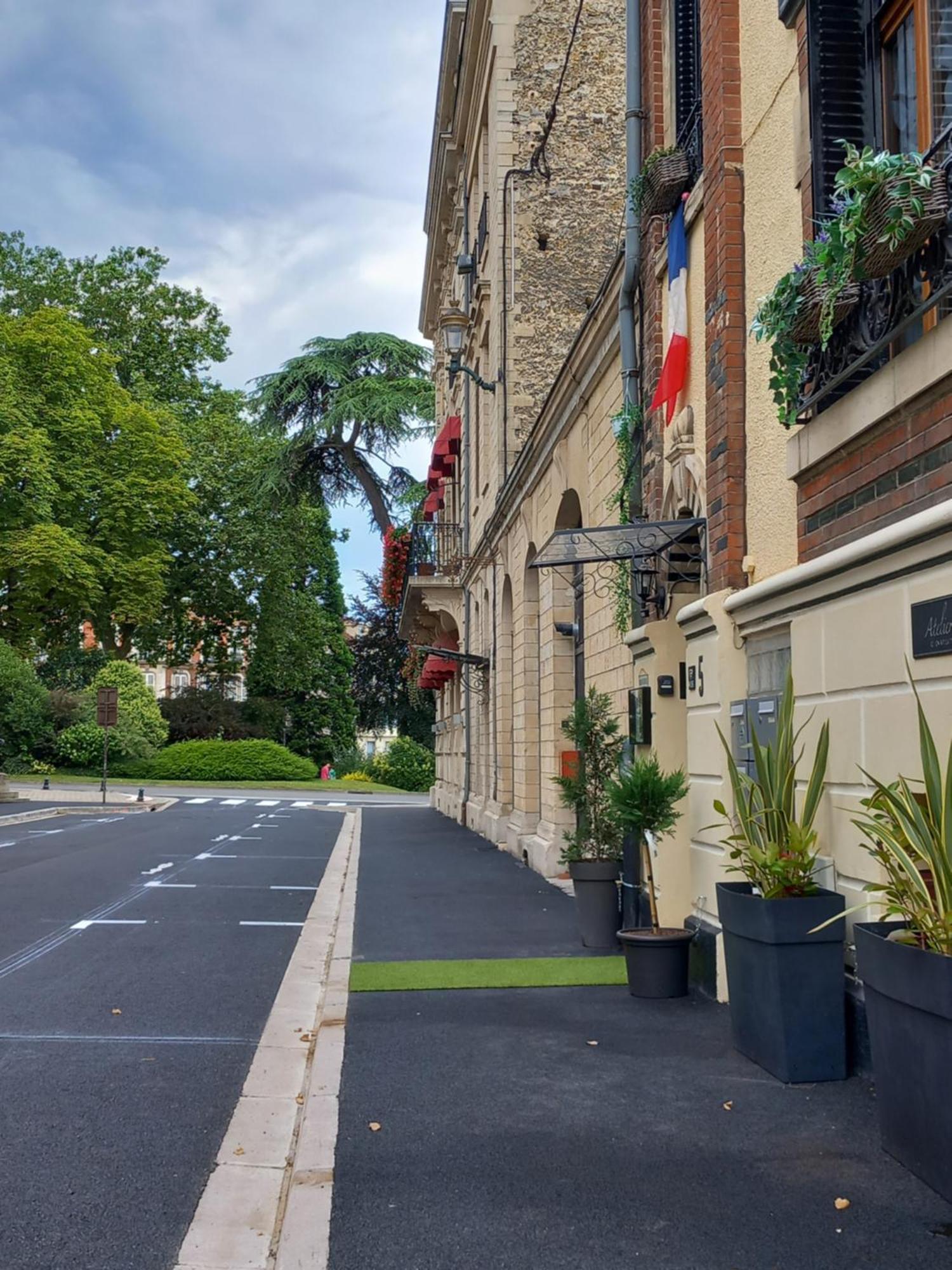 Les Loges Du Theatre Degustation Champagne Offerte Jacuzzi Sauna Jeux Velos Maison Prive 150M2 Historique 14Pers Max Emplacement Exceptionnel Et Chic, 200M De L'Avenue De Champagne, Gare, Musee, Jardins, Restaurations, Toutes Commodites Épernay Esterno foto